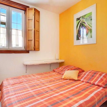 Remarkable 2-Bed House In Arona 阿罗纳 外观 照片