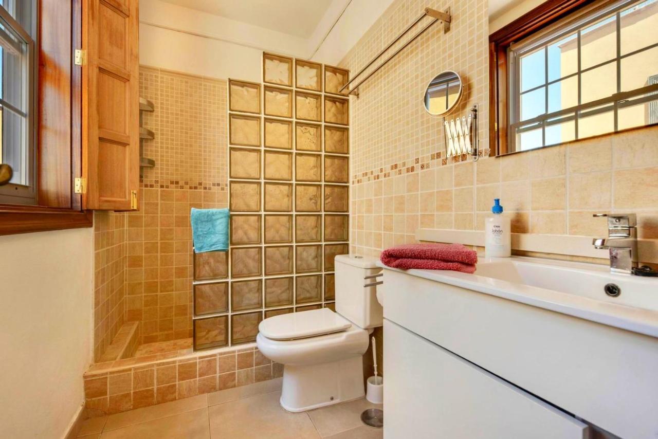 Remarkable 2-Bed House In Arona 阿罗纳 外观 照片