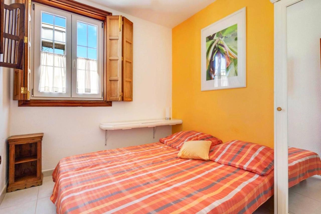 Remarkable 2-Bed House In Arona 阿罗纳 外观 照片