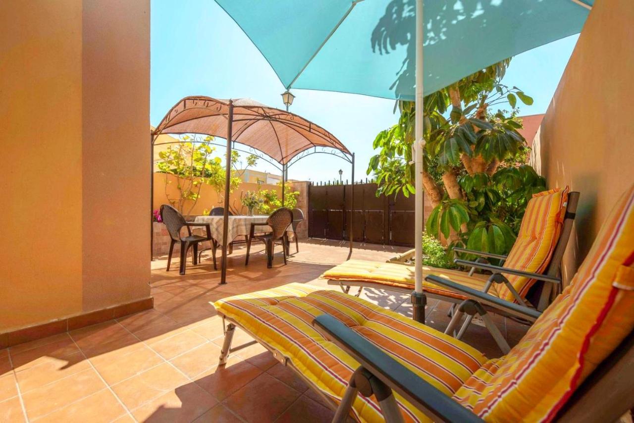 Remarkable 2-Bed House In Arona 阿罗纳 外观 照片
