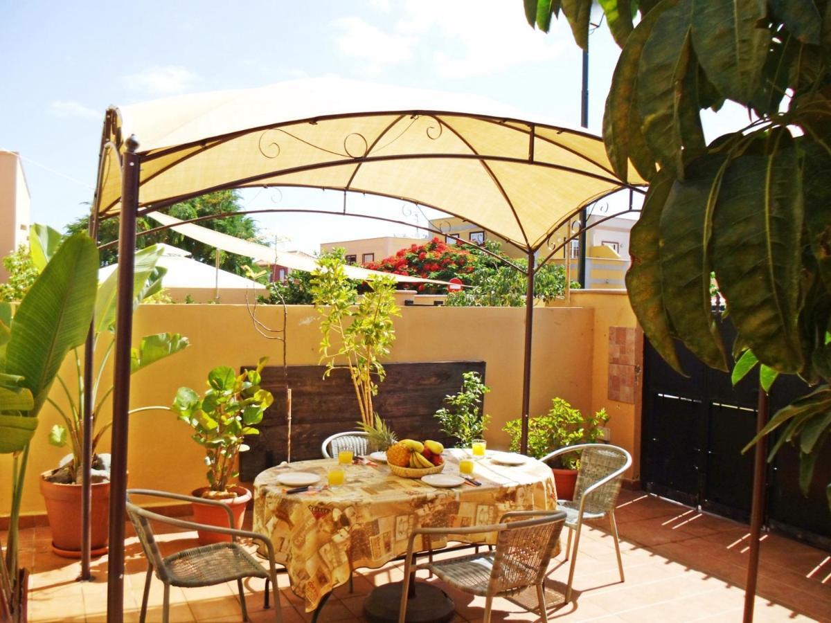 Remarkable 2-Bed House In Arona 阿罗纳 外观 照片