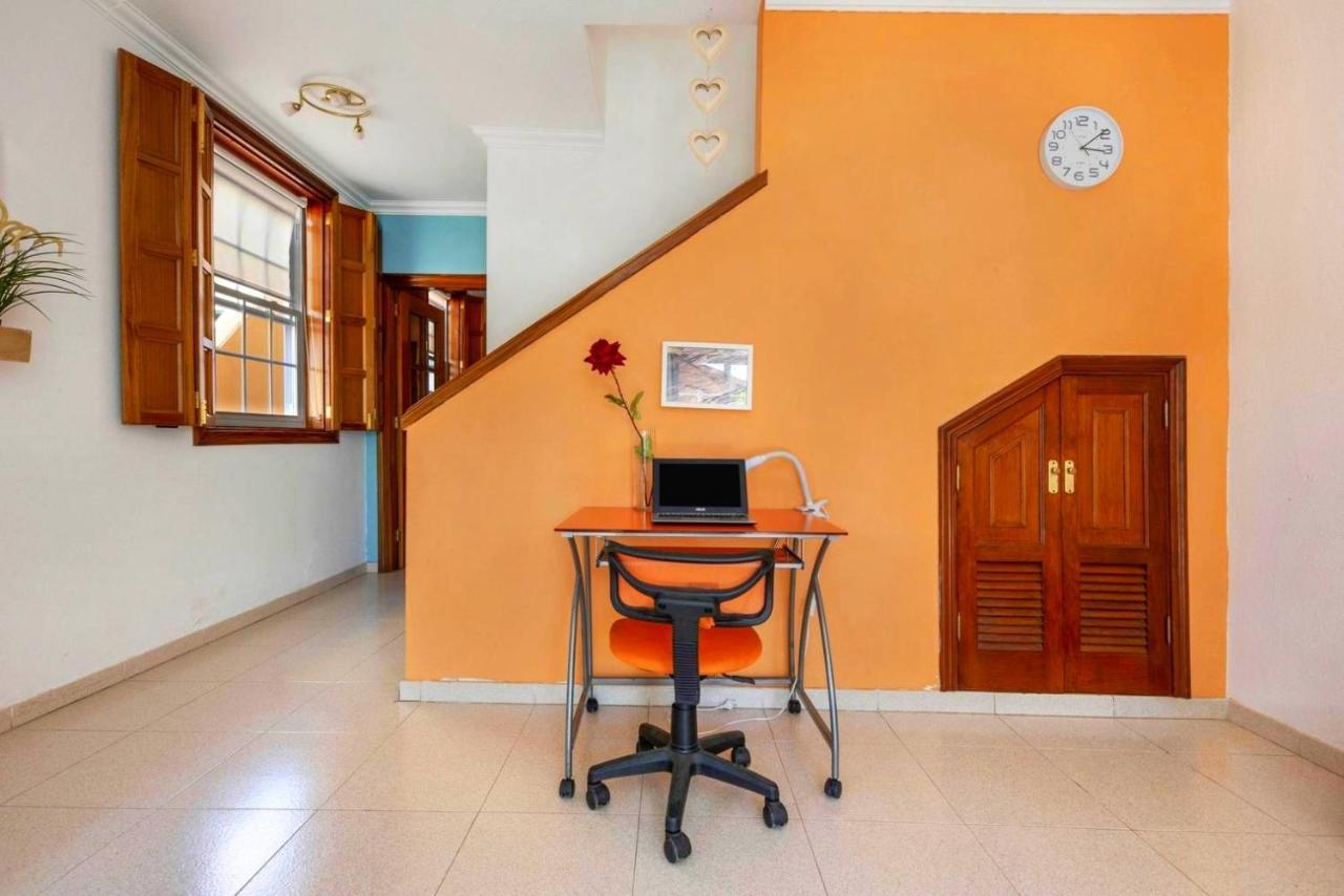 Remarkable 2-Bed House In Arona 阿罗纳 外观 照片
