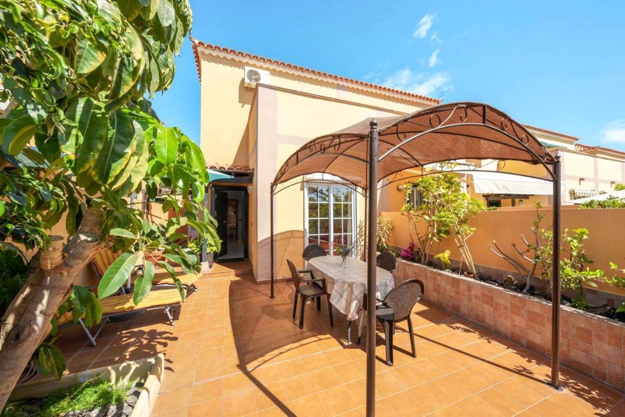 Remarkable 2-Bed House In Arona 阿罗纳 外观 照片