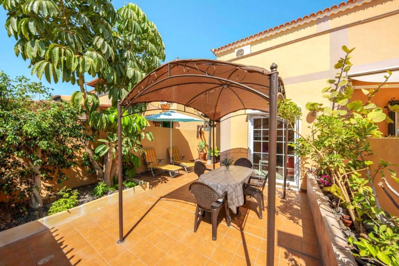 Remarkable 2-Bed House In Arona 阿罗纳 外观 照片